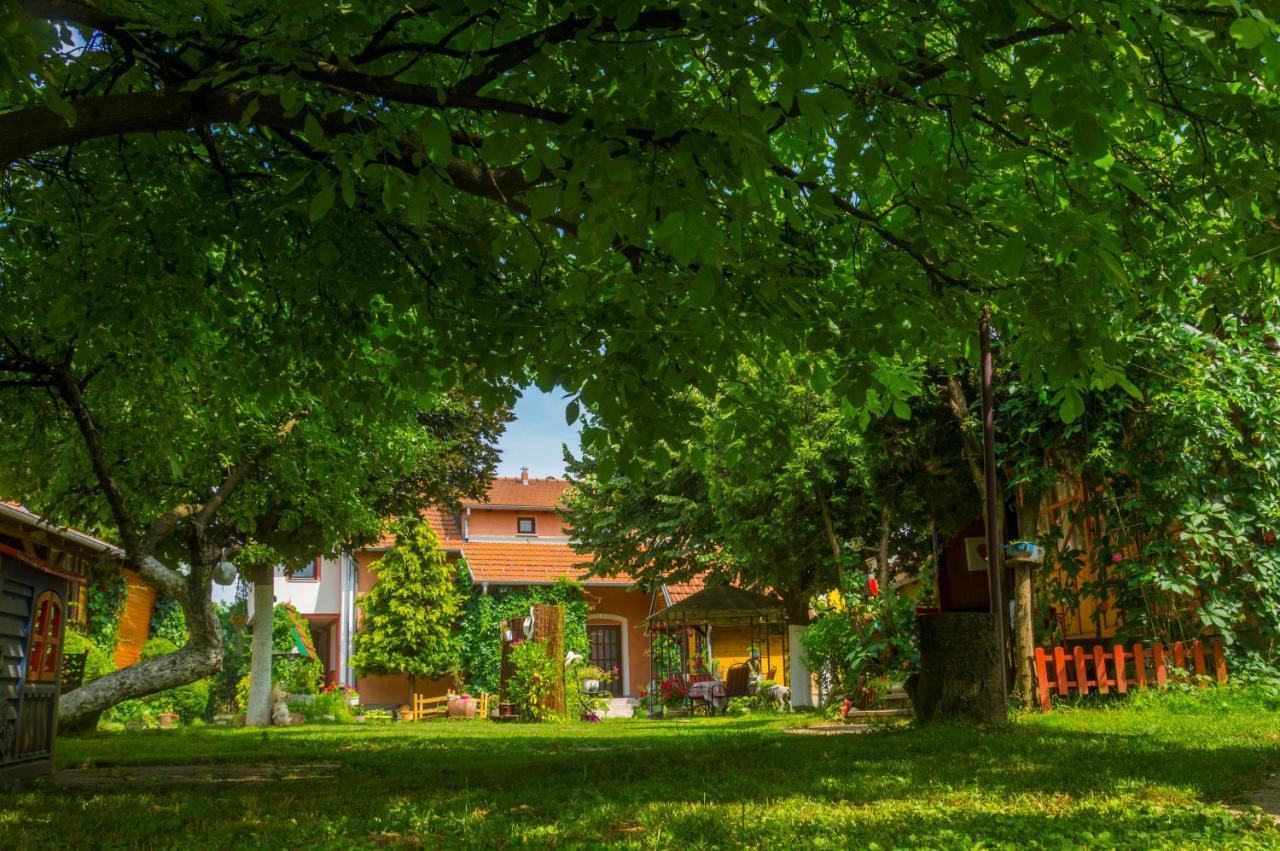 Apartments Suncani ซาเกร็บ ภายนอก รูปภาพ